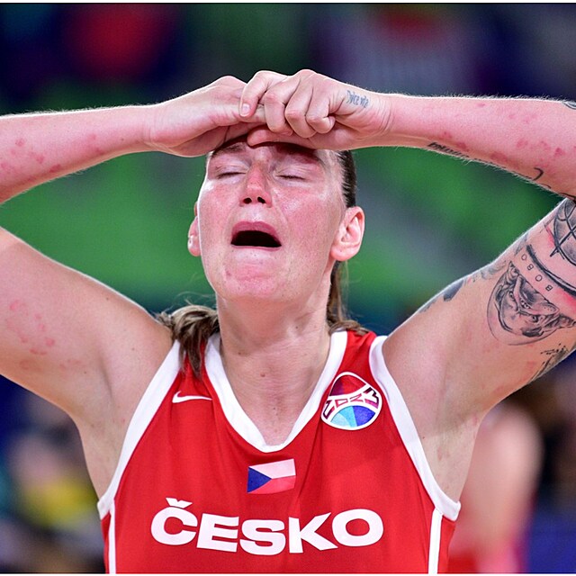 Basketbalistka Renta Bezinov je z Izraele zpt v esku.