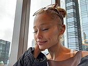 Ariana Grande je prý úpln� v pohod�. V��íte jí?