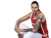 Basketbalistka Renáta Bezinová se v poádku vrátila do rodné zem.