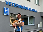 Datlv pes byl pevezený k veterinái