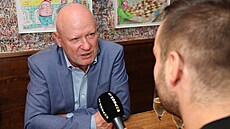 Ivan Ha�ek s redaktorem Expresu