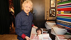 Václav Necká� pok�til svoji knihu.