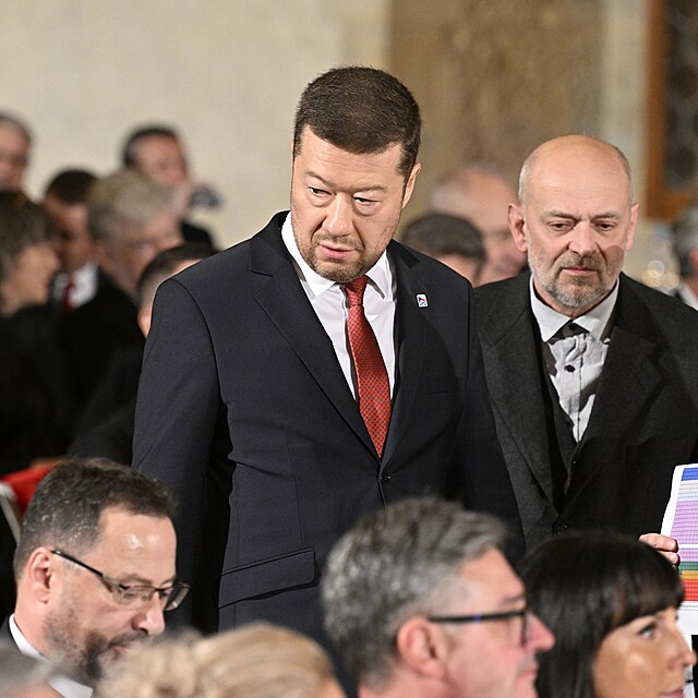 f SPD Tomio Okamura a jeho nejbli poradce Jaroslav Novk Veernek.