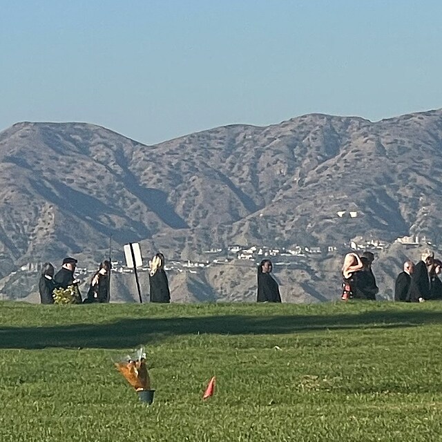 Matthew Perry byl pohben v Los Angeles..