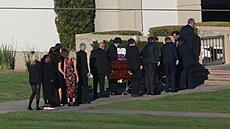 S Matthewem Perrym se louila rodina a blízcí pátelé.