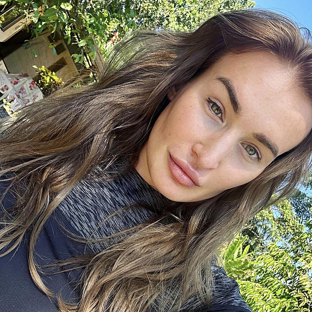 Jak šel rok s Daisy Lee: pověsila porno na hřebík. Žije v džungli a pořádá výpravy za ayahuascou