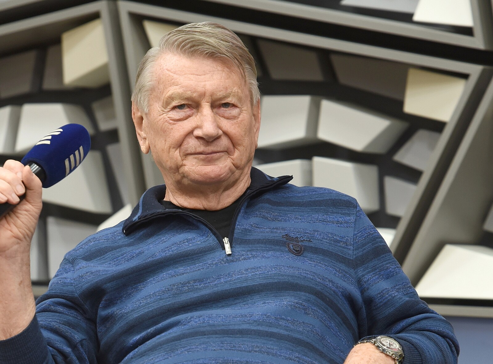 Na akci s N�v�t�vn�ky nechyb�l ani Josef Dvo��k.