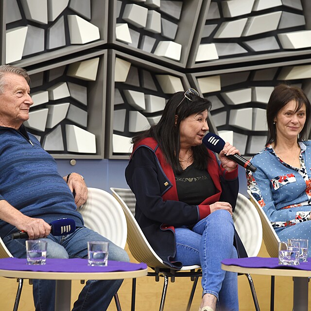Josef Dvok, Dagmar Patrasov a Klra Pollertov na akci s Nvtvnky