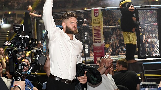 Ji�� Proch�zka se um� obl�ct