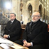 V katedrle sv. Vta usedl do lavice ministr zdravotnictv Vlastimil Vlek.