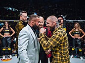 Karlos Vémola a Samuel Pirát Kri�tofi� se op�t st�etli tvá�í v tvá�.