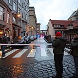 Okol Filozofick fakulty v centru Prahy je uzaveno a hld ho policie.