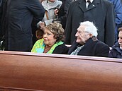 Jiina Bohdalová a Antonín Hardt na pohbu Ladislava upanie