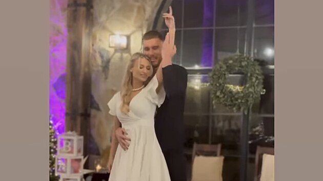 První tanec novoman�el�