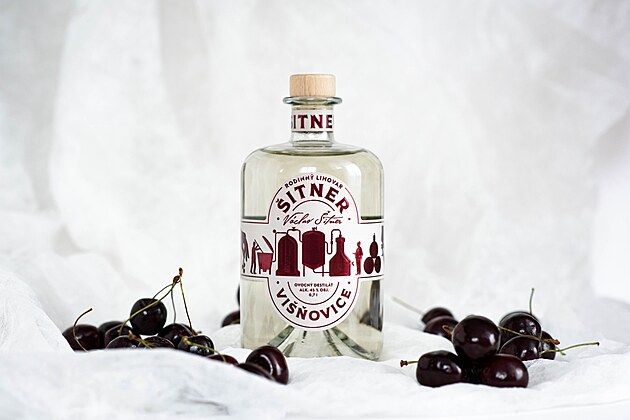 Obl�ben� lihovar a pivovar Blatn� uv�d� na trh delik�tn� fernet a novou �adu...