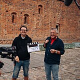S Jakubem Wehrenbergem Zbigniew Czendlik natáčí V karavanu po Polsku.