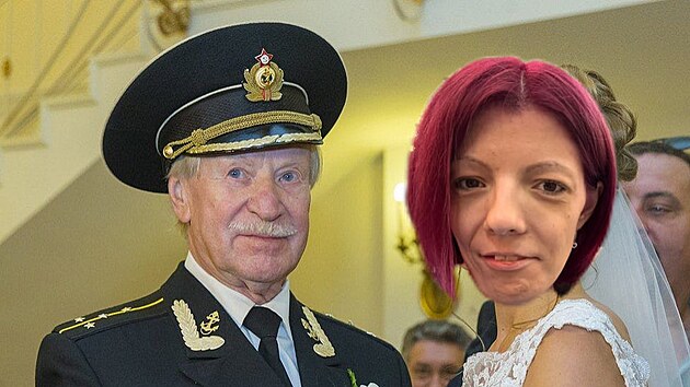 Lid si na stch utahuj z novho partnera Shopaholic Adel.