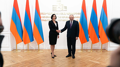 Pekarová na návtv Arménie