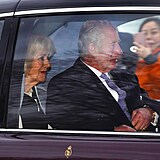 Britský král Karel III. se dnes odpoledne poprvé od oznámení o onemocnění...