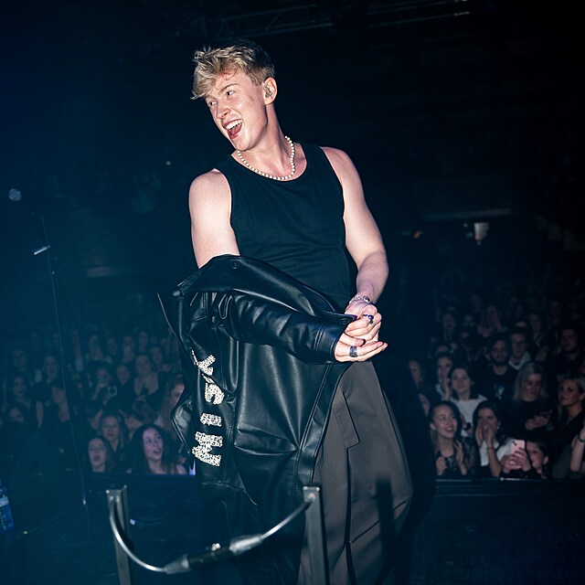 Adam Mik