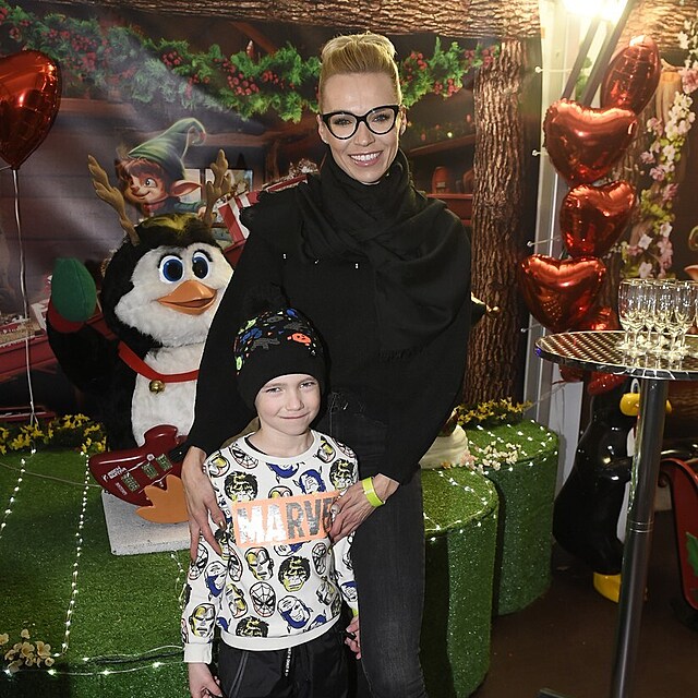 Hana Ma�l�kov� se synem Andreaskem