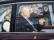 Britský král Karel III. se dnes odpoledne poprvé od oznámení o onemocnní...