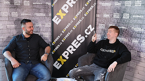 Jakub Jíra s redaktorem Expresu