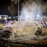 V Haagu dolo k ostr bitv dvou skupin eritrejskch migrant. Shoelo nkolik policejnch aut i autobus.