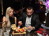 Karlos Vémola a Lela na sushi