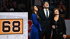 Jaromír Jágr s maminkou Annou a partnerkou Dominikou.