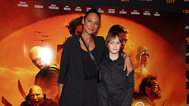 Na premi��e Duny 2 nechyb�la ani Lejla Abbasov� se synem.