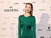Here�ka Marika �oposká to na �erveném koberci rozbalila ve style "less is more"...