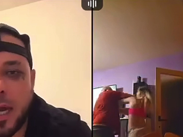 Drsná hádka na TikTok streamu. Tady máš, křičela žena a mlátila svého partnera, sama se uhodila hlavou o dveře