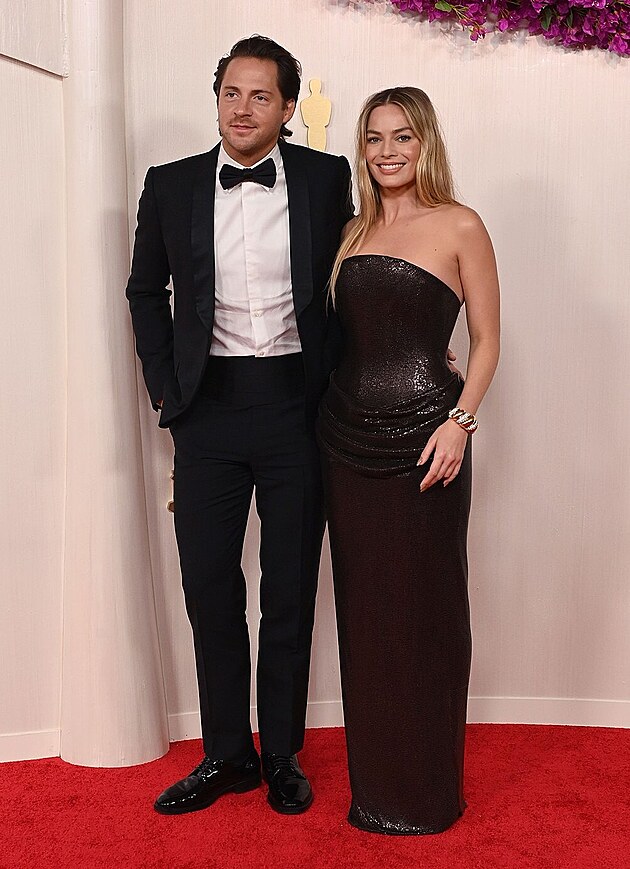 Margot Robbie a Tom Ackerley na pedvn Oscar