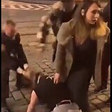 Opil policista brutln napadl dvku