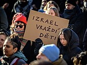 Pochod Prague 4 Palestine Youth. Izrael vradí dti, ale o vradách dtí...