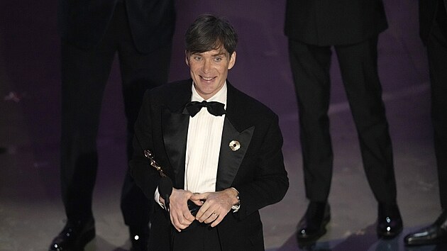 Cillian Murphy se sv�m Oscarem za hlavn� roli Roberta Oppenheimera