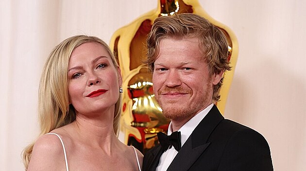 Kirsten Dunst a Jesse Plemmons na pedvn Oscar
