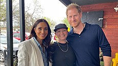 Meghan a Harry nav�tívili BBQ restauraci v Austinu.