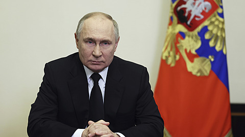V prvním proslovu po masové vrad Putin naznail spojitost s Ukrajinou.