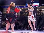 RedFace- Drob�na versus Regina