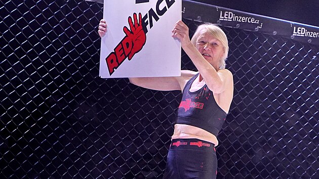 Sexy fight bezdomovky v RedFace
