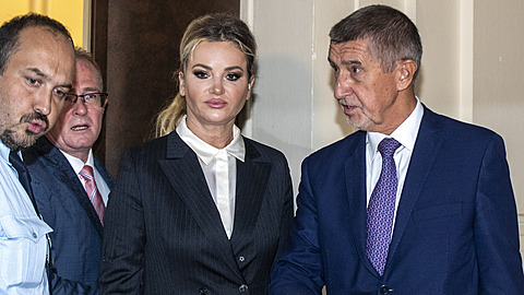 Monika Babiová a Andrej Babi u soudu