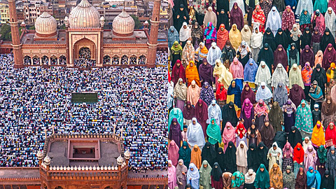 Tisíce vících muslim pi modlitb, kterou se koní ramadán