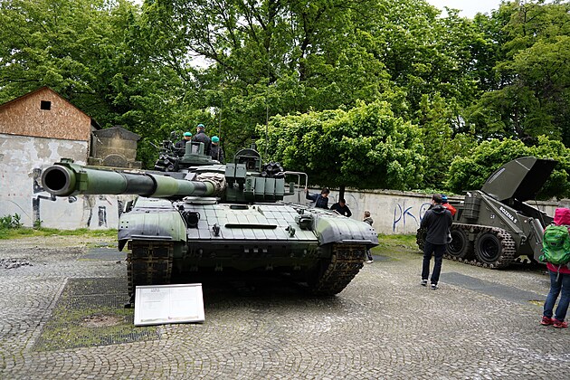 Oblben Army den v sobotu 18. kvtna!