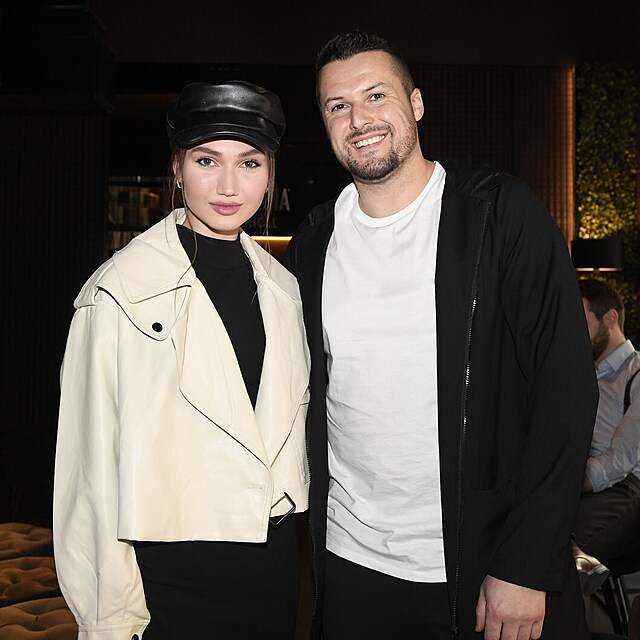 Zden�k Bahensk� se svou p��telkyn� Kl�rou