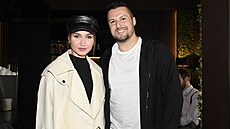 Zden�k Bahenský se svou p�ítelkyní Klárou