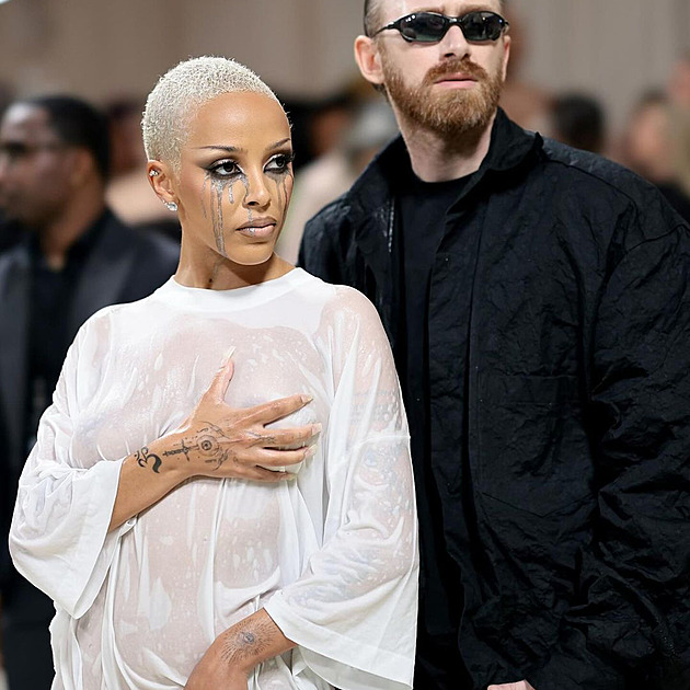 Polonahá Doja Cat to pořádně rozjíždí na svých koncertech. Milujeme tě, jsi nechutná, reagují lidé na sítích