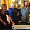 Král Karel III. a Camila Britská obdreli korunovaní svitek