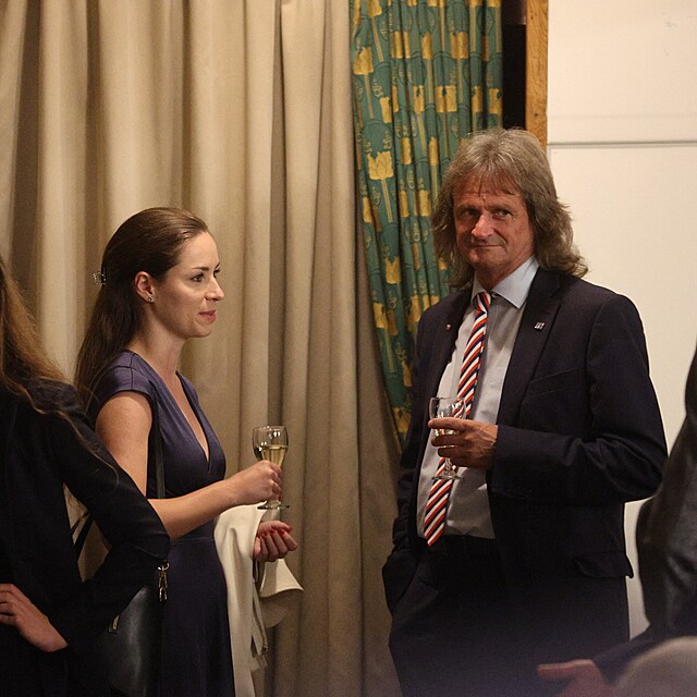 Miroslav evk s Adlou Zubkovou na premie filmu Svat